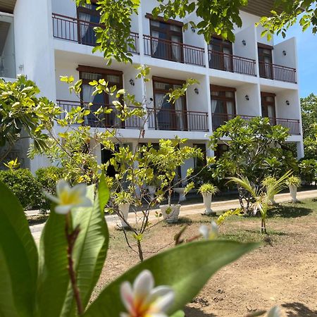 Amanda Beach Resort Passikudah Exteriér fotografie